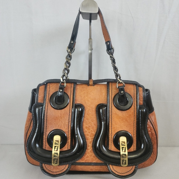 ✨️FENDI "B" Shoulder Bag - Picture 1 of 16